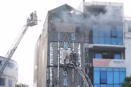 Nhiều quán karaoke bị đình chỉ vẫn lén lút hoạt động ở Hà Nội 