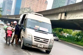 Xe trá hình tuyến cố định vẫn ngang nhiên tung hoành ở Hà Nội