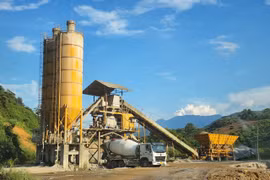 Trạm bê tông Miền Bắc bị tố hoạt động không phép, gây ô nhiễm môi trường 