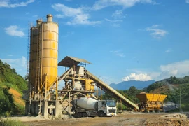 Trạm bê tông Miền Bắc bị tố hoạt động không phép, gây ô nhiễm môi trường 