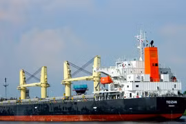 Biển Đỏ dậy sóng sau khi Houthi thừa nhận tấn công tàu Hy Lạp