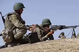 Thổ Nhĩ Kỳ tấn công Quân đội Syria ở mặt trận Tây Aleppo