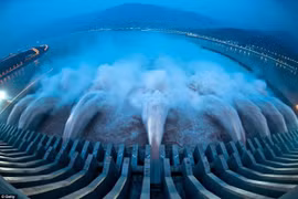 Nổ đập thủy điện Trung Quốc, 6 người thiệt mạng