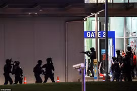 Kịch tính cuộc đột kích tiêu diệt kẻ xả súng đẫm máu tại Thái Lan