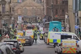 Đâm dao ở Anh: 6 người thương vong, nghi phạm bị tiêu diệt