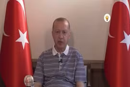 Tổng thống Thổ Nhĩ Kỳ Erdogan “gà gật” khi đang phát biểu