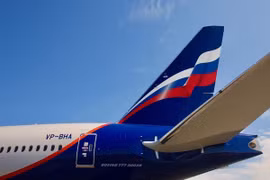 Máy bay chở 250 hành khách sơ tán khẩn vì bị dọa đánh bom