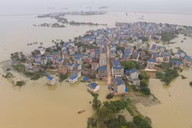 Trung Quốc: Dân làng tỉnh Giang Tây đổ xô đi sơ tán vì lũ