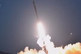 Triều Tiên phóng nhiều tên lửa hành trình ra biển Nhật Bản 