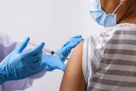 Lý do chưa cần tiêm mũi vắc xin COVID-19 thứ 4