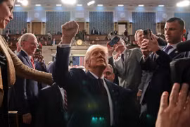  Mỹ sẽ khôi phục viện trợ quân sự cho Ukraine?