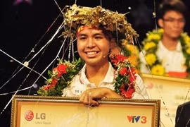Nhà vô địch Olympia 2010: "Ai cũng hỏi các quán quân thành đạt chưa"