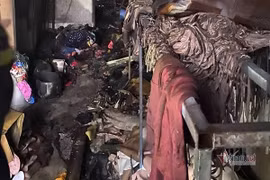 Cứu 5 người trong biển lửa thiêu rụi 2 căn nhà sáng mùng 1 Tết