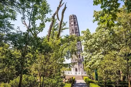 Bất ngờ tháp nghiêng nhất thế giới, Pisa còn thua xa