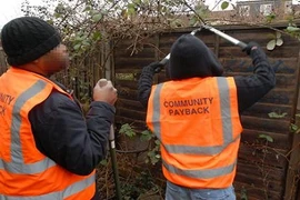 Đề xuất phạt người vi phạm lao động công ích: Nước bạn thế nào?