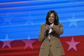 Cựu Ngoại trưởng Mỹ Hillary Clinton ca ngợi bà Harris