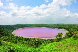 Ngỡ ngàng 10 vùng đất kì lạ nhất thế giới