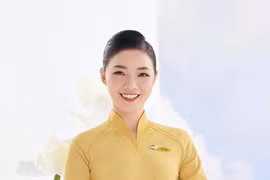 "Hoa khôi tiếp viên hàng không" mặc gợi cảm khi rời đồng phục bay