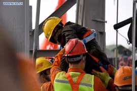 Toàn cảnh cuộc giải cứu 11 thợ mỏ kẹt dưới lòng đất hai tuần