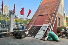 Nhiều hạng mục trong Công viên Nghĩa Đô và Công viên Cầu Giấy xuống cấp nghiêm trọng