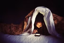 Giật mình loạt tác hại của việc để đèn sáng khi ngủ