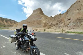 Phượt thủ 71 tuổi kể chuyện 41 ngày đi xe máy đến Tây Tạng
