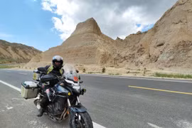 Phượt thủ 71 tuổi kể chuyện 41 ngày đi xe máy đến Tây Tạng