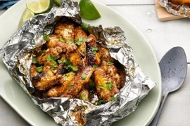 Vì sao không nên quá lạm dụng gói thức ăn bằng giấy bạc?