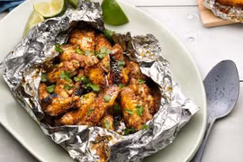 Vì sao không nên quá lạm dụng gói thức ăn bằng giấy bạc?