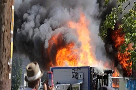 Ảnh: Cảnh sát Mỹ đụng độ người biểu tình, Seattle chìm trong khói lửa