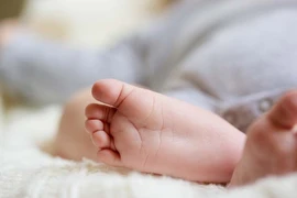 Bé gái 2 tháng tuổi tử vong do ngạt sữa