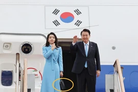 Chiếc túi xách đặc biệt của phu nhân Tổng thống Hàn Quốc