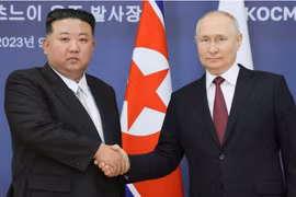 Tổng thống Putin tặng xe hơi cho Chủ tịch Triều Tiên Kim Jong-un