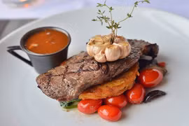 Mẹo chọn phần thịt bò nào để làm bít tết ngon mềm