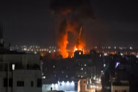 Israel liên tục không kích dữ dội Gaza, phá vỡ thỏa thuận ngừng bắn