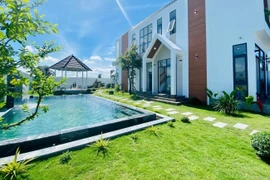 Biệt thự nhà vườn 600m2 gần 10 tỷ của nghệ sĩ Lê Giang