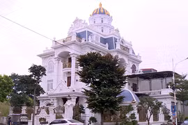 Bắt quả tang 17 nam nữ tụ tập “thác loạn” tại biệt thự riêng