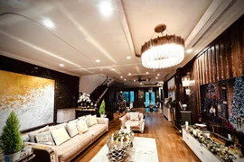 Bên trong biệt thự triệu đô của Lã Thanh Huyền trước Giáng sinh