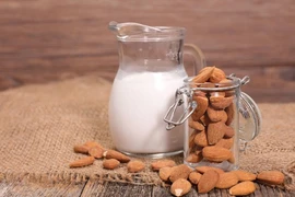 Mách bạn 4 công thức sữa hạt giúp đẹp da, giữ dáng