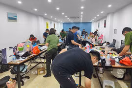 Phá đường dây giả danh 'bác sĩ' lừa hơn 8.000 người