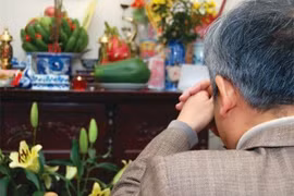 Ngày Rằm thắp trên bàn thờ bao nhiêu nén hương để thu hút tài lộc