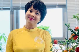 MC Diễm Quỳnh trẻ trung, sành điệu ở tuổi 49