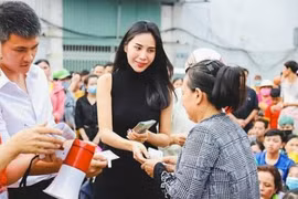 Bị nhắc nhở chuyện làm từ thiện, Thủy Tiên gây sốc với câu trả lời