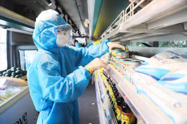 Trôi nổi thực phẩm chợ trời dịp Tết