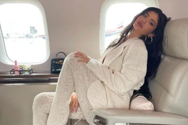 Tại sao không nên mặc quần đùi khi đi máy bay?