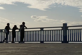 Tranh thủ đi làm kiếm thêm dịp Tết, người đàn ông hối hận cả đời