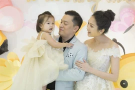 Cuộc sống vất vả của vợ Lam Trường khi một mình chăm con