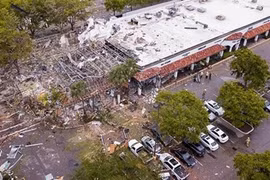 Video: Nổ khí gas kinh hoàng, trung tâm thương mại ở Mỹ tan hoang