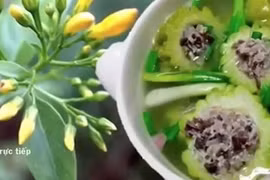 Video: Toàn cảnh vợ bỏ lá ngón vào canh khổ qua đầu độc chồng