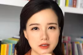 MC Minh Trang lộ mặt mộc kém sắc, làn da đen sạm do cháy nắng